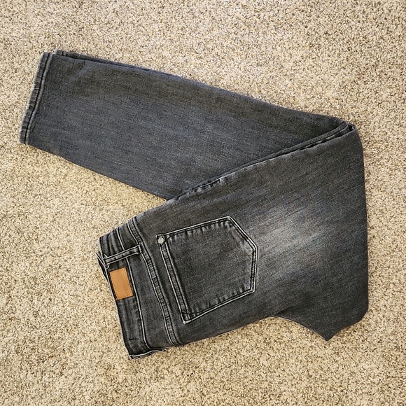 Judy Blue Jeans - Picture 3 of 11